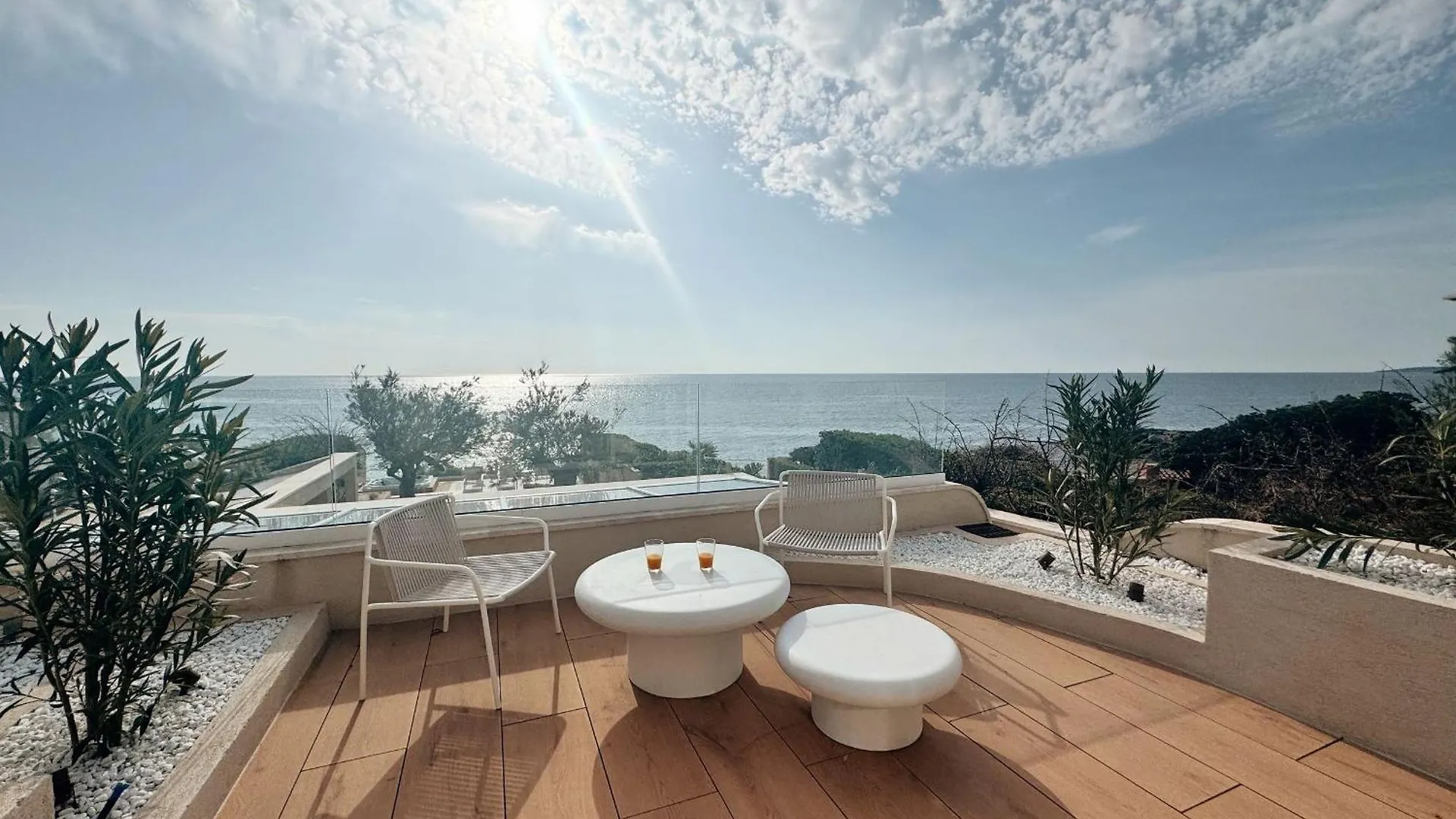 Villa La Corniche Pieds Dans L Eau Les Issambres
